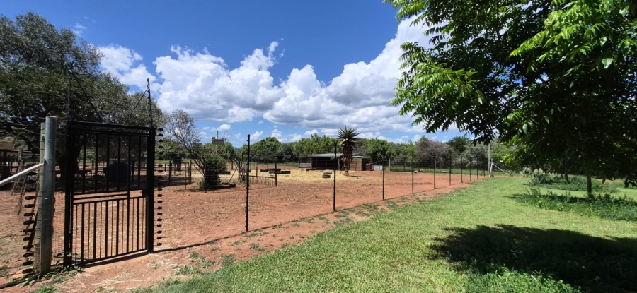 5 Bedroom Property for Sale in Rustenburg Rural North West